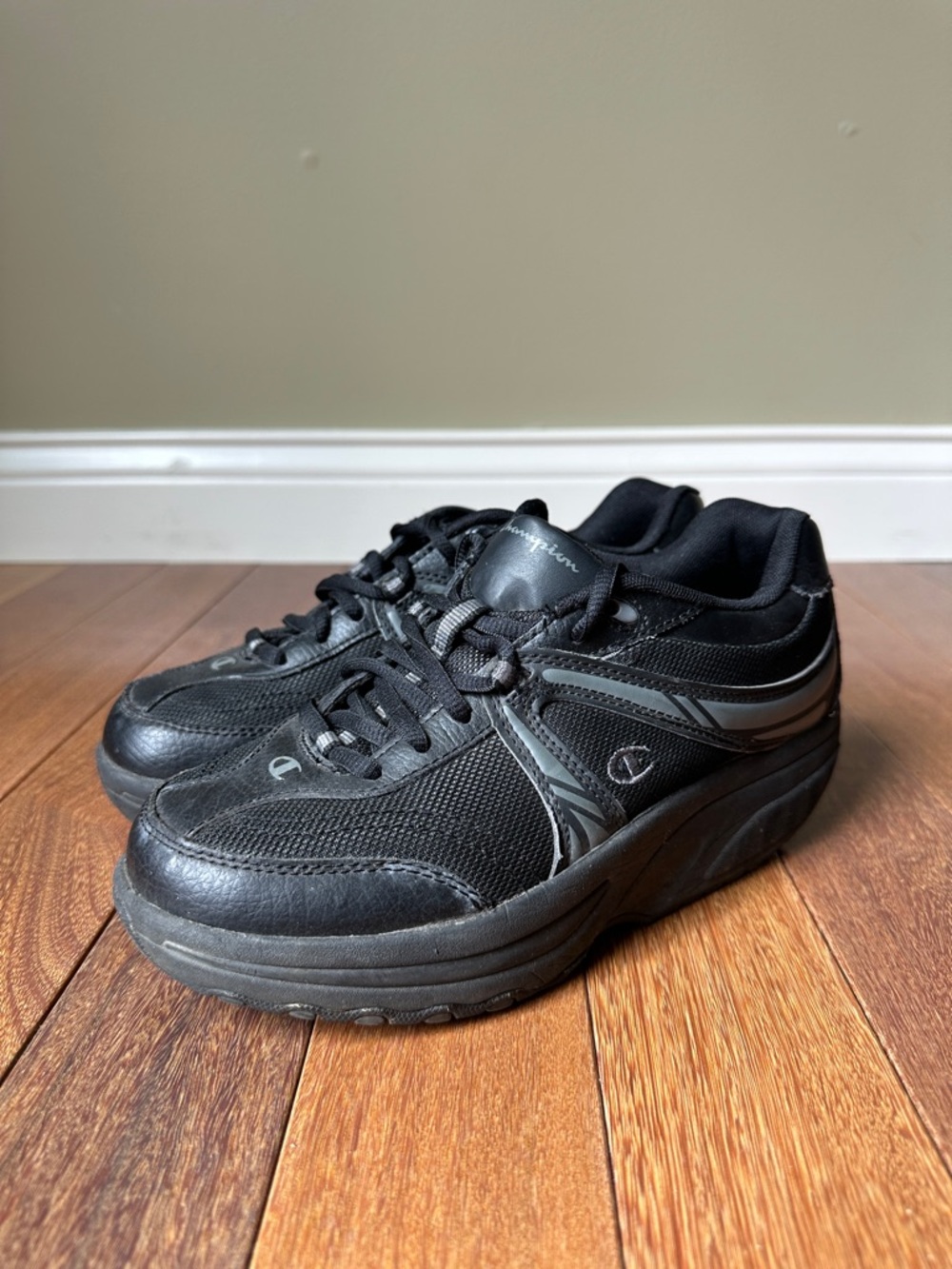 Champion Black Comfort Walking Sneakers Women’s US 7.5 Athletic Lace Up Shoes